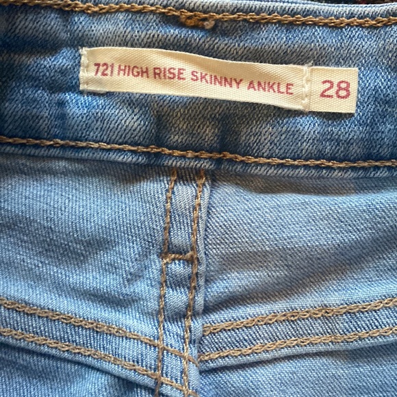 Levi’s high rise skinny jeans - Picture 3 of 16